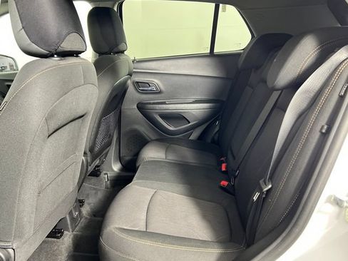 Used 2020 Chevrolet Trax LT AWD/4WD image 17
