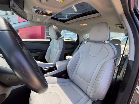 Used 2024 Hyundai Elantra Limited FWD image 25