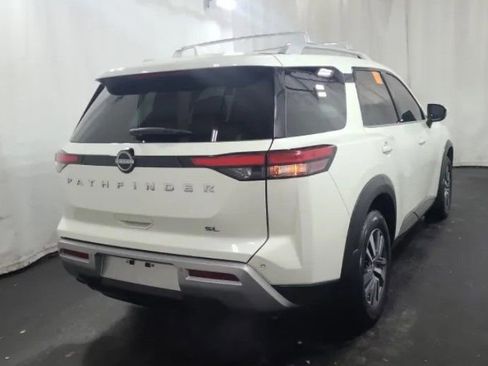 Used 2024 Nissan Pathfinder SL w/ Cargo Package FWD image 4
