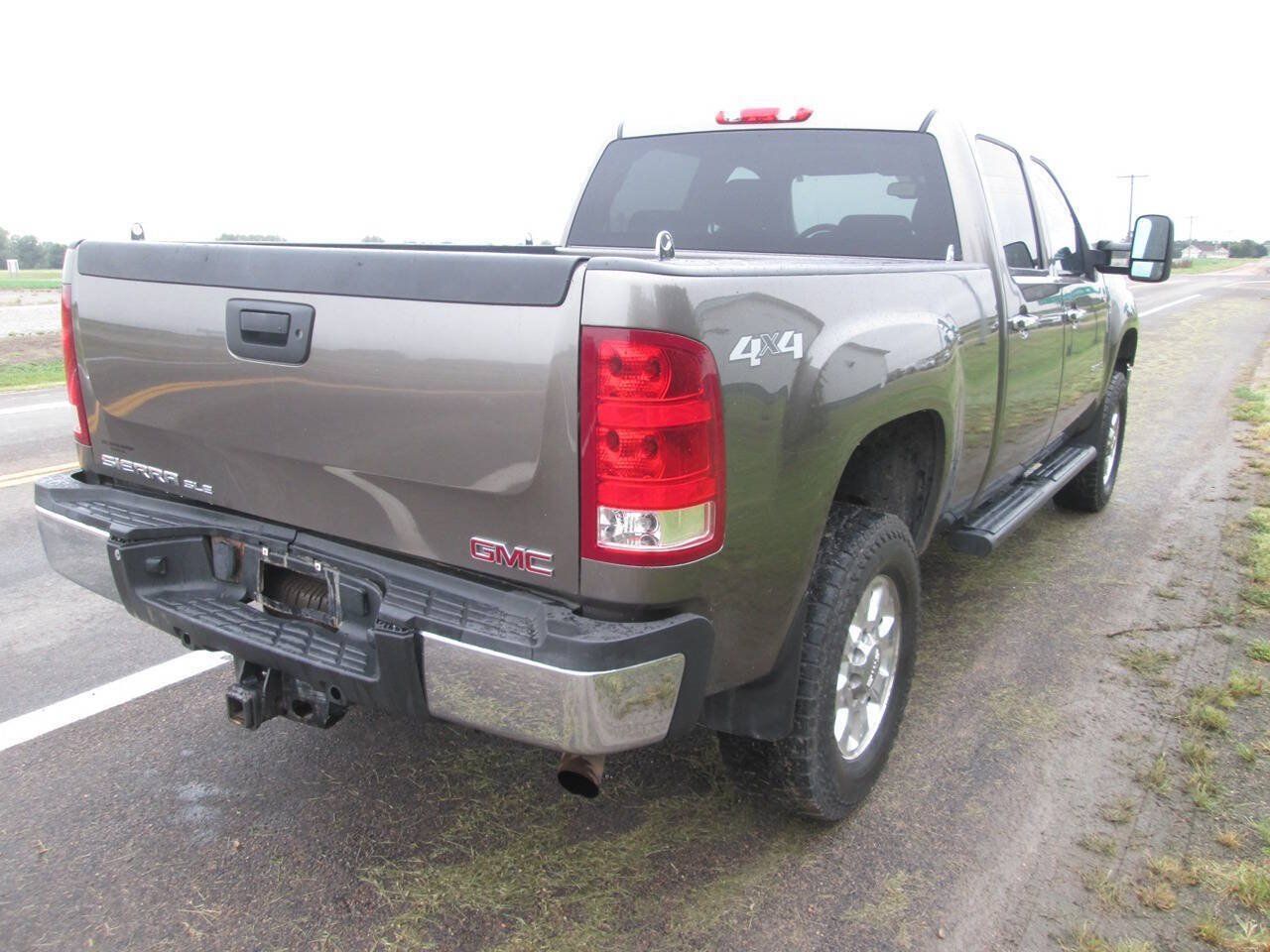 Used 2012 GMC Sierra 2500 SLE w/ SLE Preferred Package AWD/4WD image 6