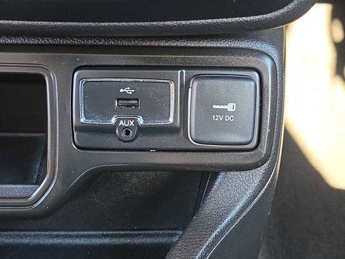 Used 2021 Jeep Renegade Latitude w/ Luxury Group I image 30