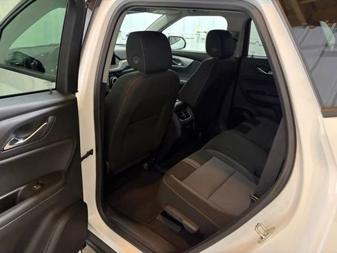Used 2025 Chevrolet Blazer LT FWD image 25