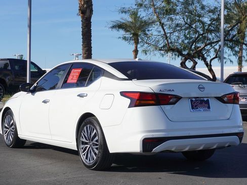 Certified 2025 Nissan Altima 2.5 SV image 3