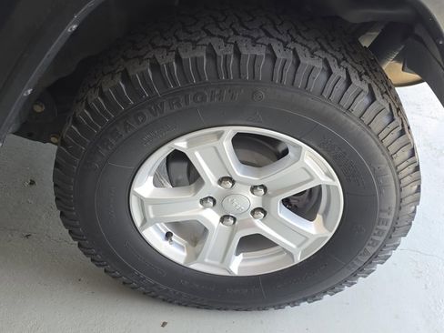 Used 2019 Jeep Wrangler Unlimited Sport S AWD/4WD image 33