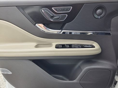 Used 2021 Lincoln Corsair Reserve FWD image 20