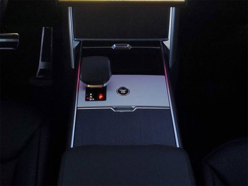 New 2025 Land Rover Range Rover SE image 29