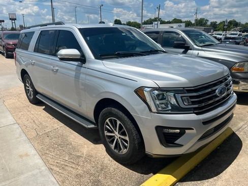 Used 2018 Ford Expedition Max XLT w/ Equipment Group 202A RWD image 2