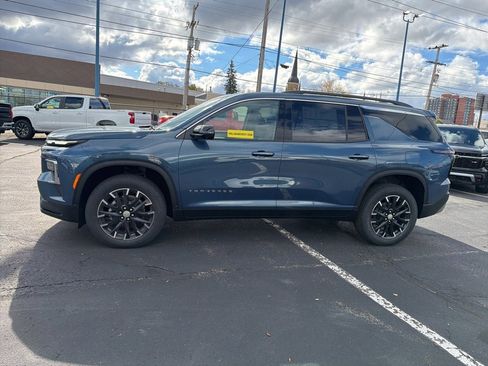 New 2026 Chevrolet Traverse LT w/ Sun and Wheel Package image 4