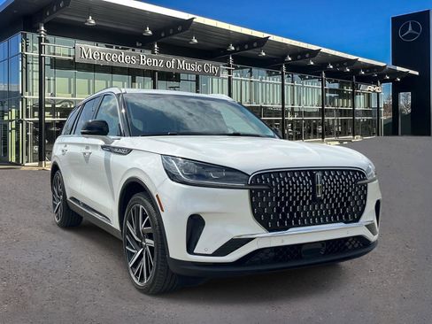 Used 2025 Lincoln Aviator Reserve w/ Equipment Group 201A AWD/4WD image 1