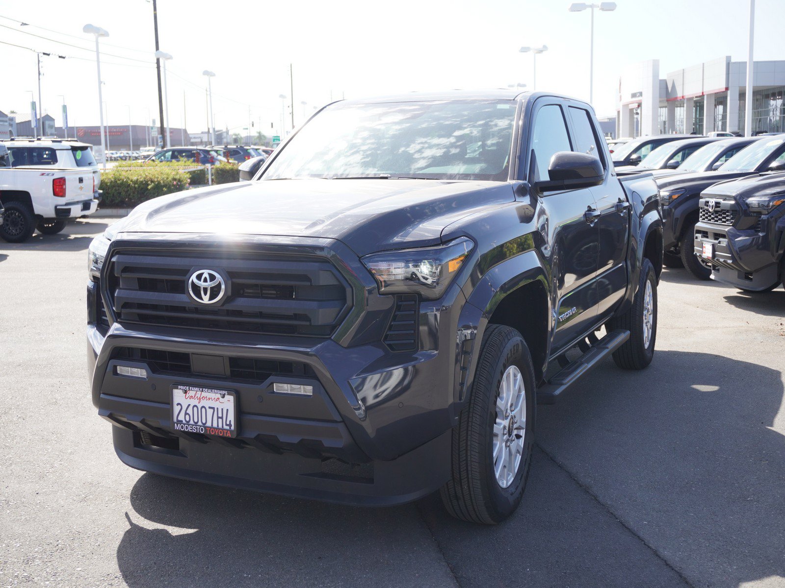 Used 2025 Toyota Tacoma SR5 AWD/4WD image 8