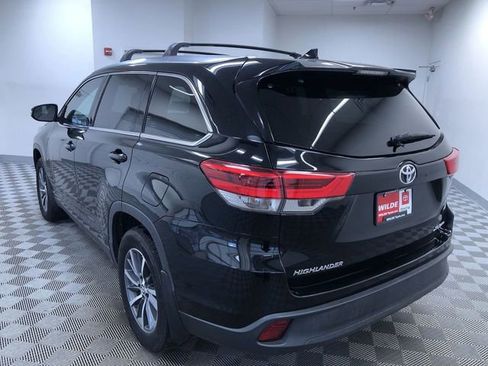 Used 2019 Toyota Highlander XLE image 12