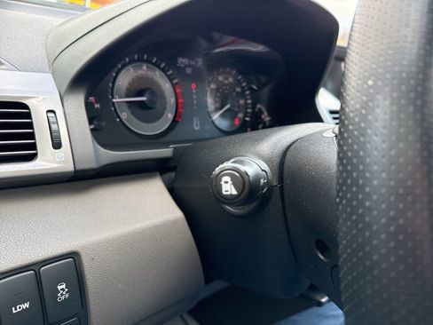 Used 2014 Honda Odyssey EX-L image 32