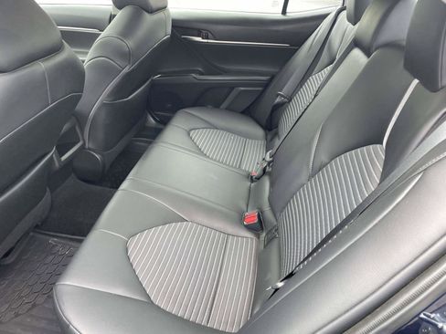 Used 2022 Toyota Camry SE w/ Convenience Package FWD image 17