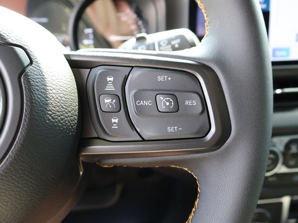 Used 2024 Jeep Wrangler Unlimited AWD/4WD image 26