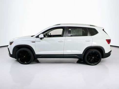 Used 2023 Volkswagen Taos SE FWD image 8