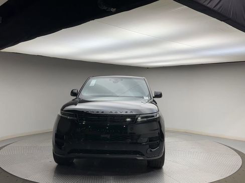 Used 2024 Land Rover Range Rover Sport SE AWD/4WD image 3