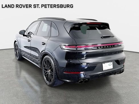 Used 2025 Porsche Cayenne GTS image 7