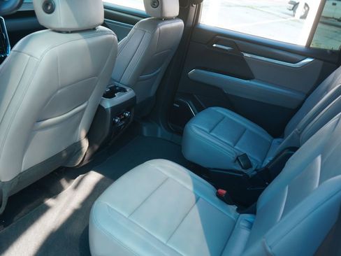 Used 2026 GMC Acadia Elevation w/ Elevation Premium Package AWD/4WD image 29