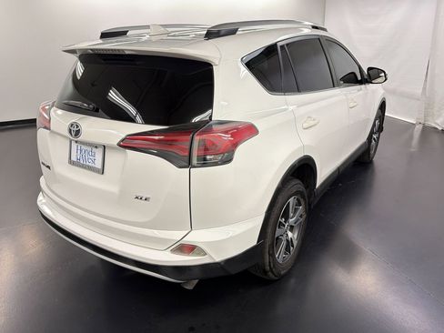 Used 2016 Toyota RAV4 XLE FWD image 9
