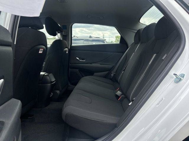 New 2026 Hyundai Elantra Hybrid FWD image 5