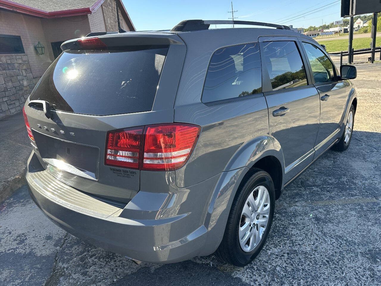 Used 2019 Dodge Journey SE FWD image 8