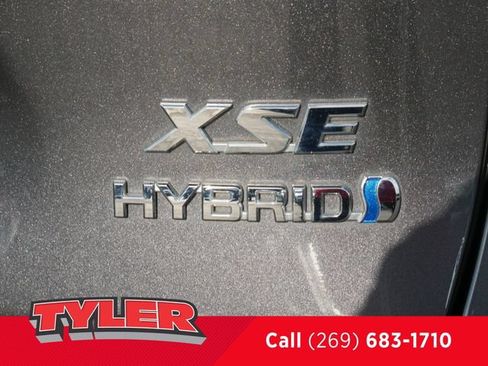 Used 2023 Toyota RAV4 XSE w/ XSE Grade Weather Package AWD/4WD image 14