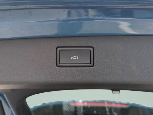 New 2026 Volkswagen Tiguan SE image 21