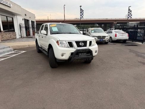 Used 2018 Nissan Frontier PRO-4X AWD/4WD image 18