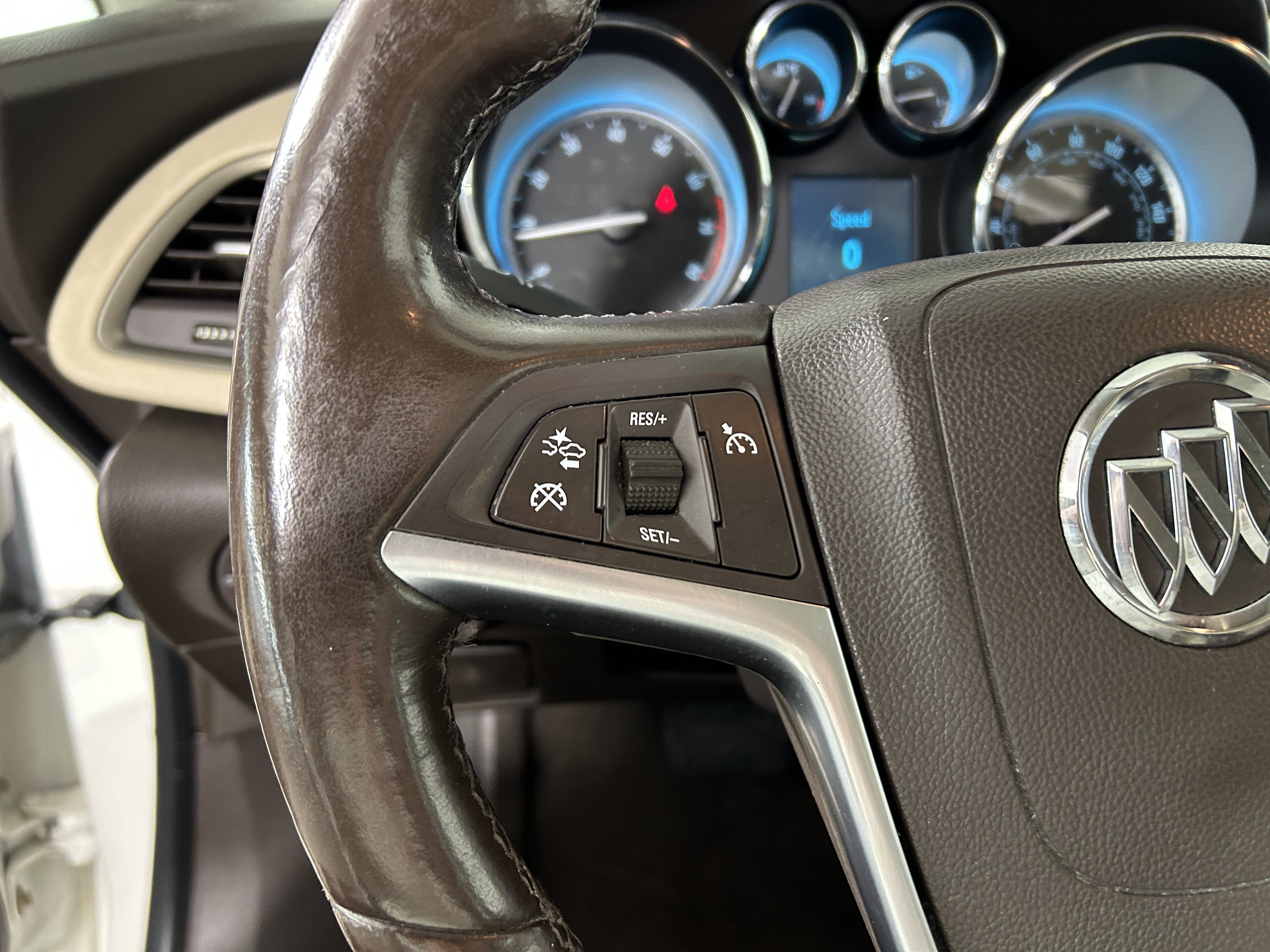 Used 2014 Buick Verano Leather FWD image 11