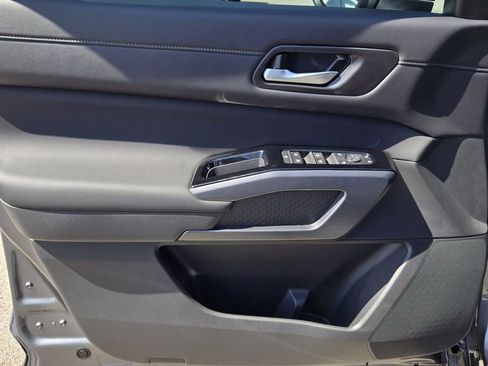 New 2026 Nissan Pathfinder SL w/ SL Premium Package FWD image 18