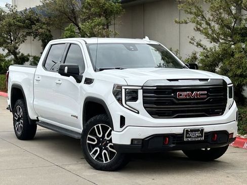 Used 2023 GMC Sierra 1500 AT4 w/ AT4 Premium Package AWD/4WD image 2