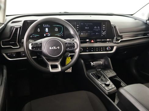 Used 2024 Kia Sportage LX FWD image 2
