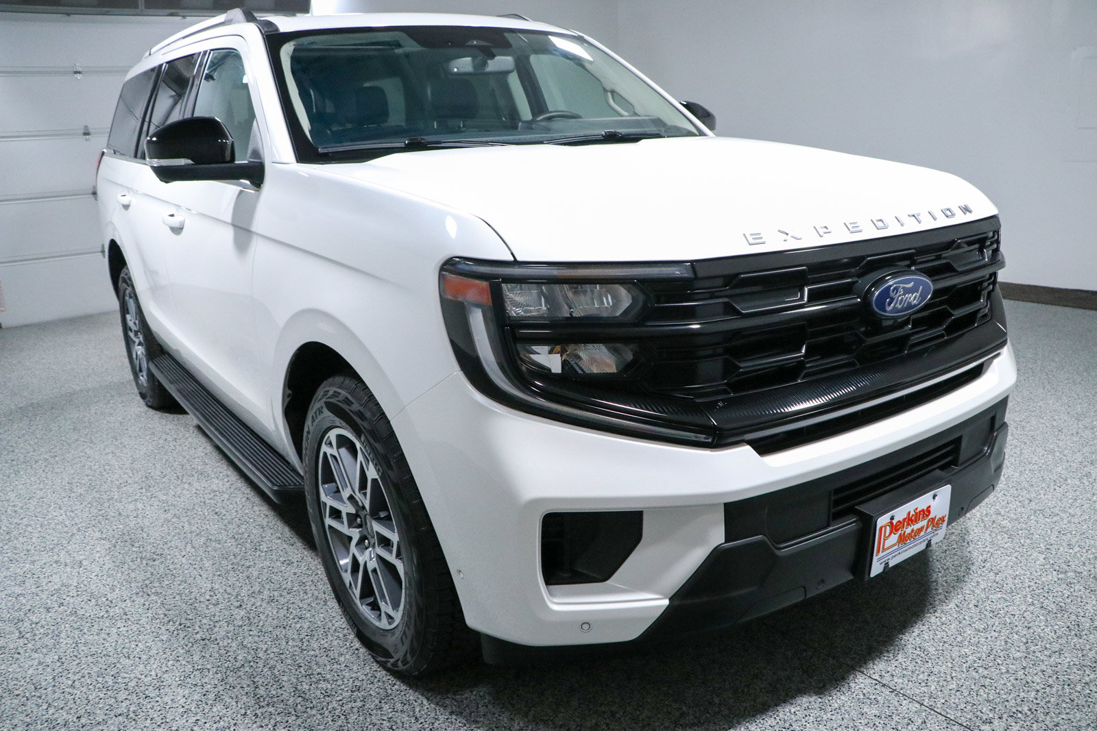 Used 2025 Ford Expedition Active AWD/4WD image 5