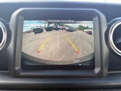 Used 2021 Jeep Wrangler Unlimited Sahara AWD/4WD image 26