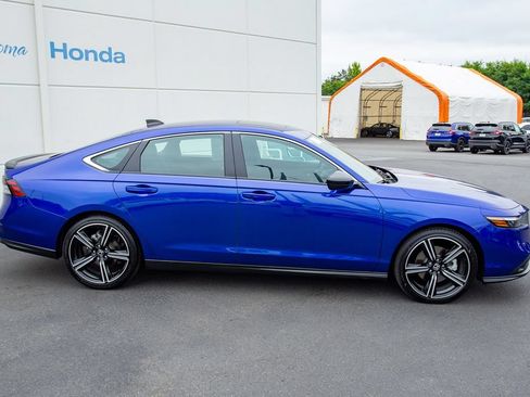 Used 2025 Honda Accord Sport image 16