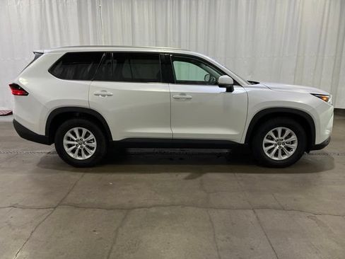 Certified 2025 Toyota Grand Highlander AWD image 3
