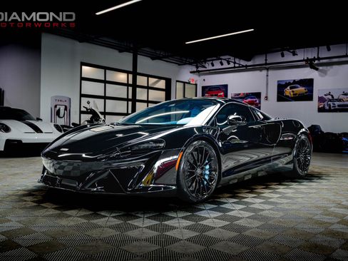 Used 2026 McLaren Artura Spider RWD image 11