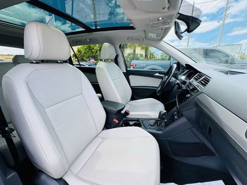 Used 2018 Volkswagen Tiguan SEL image 17