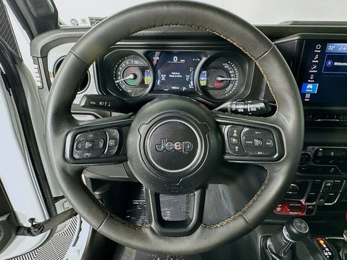Used 2024 Jeep Wrangler Unlimited AWD/4WD image 19