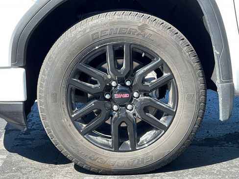 Used 2023 GMC Sierra 1500 Elevation image 43