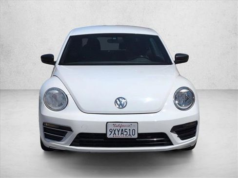 Used 2017 Volkswagen Beetle 1.8T S FWD image 2