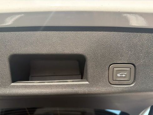 New 2026 Chevrolet Traverse LT w/ Sun and Wheel Package FWD image 34