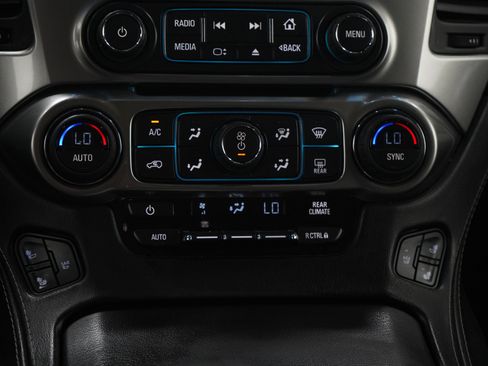 Used 2016 Chevrolet Suburban LTZ AWD/4WD image 23