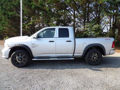 Used 2019 RAM 1500 Express w/ Express Value Package AWD/4WD image 2