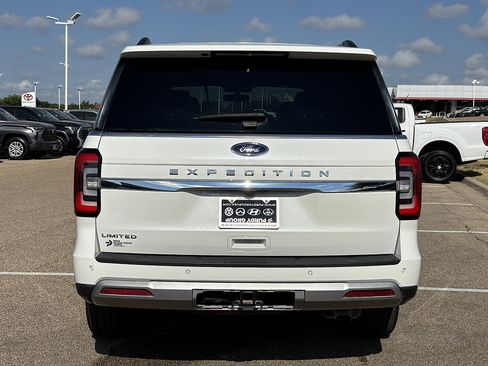 Used 2024 Ford Expedition Limited AWD/4WD image 23