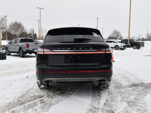 Used 2022 Lincoln Nautilus Reserve image 5