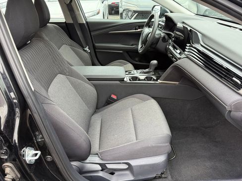 Used 2025 Toyota Camry LE image 24