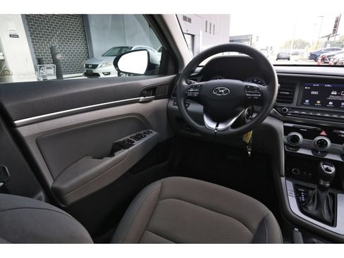 Used 2019 Hyundai Elantra SEL FWD image 10
