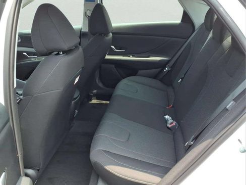 New 2026 Hyundai Elantra SE FWD image 10