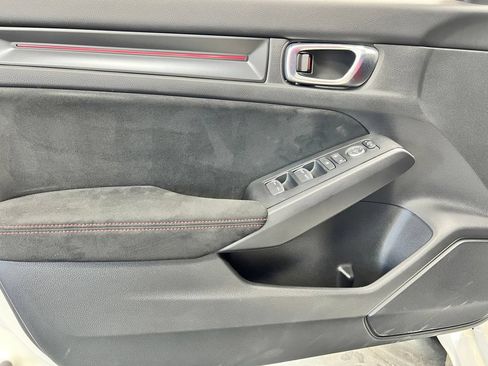 Used 2025 Honda Civic Type R image 18